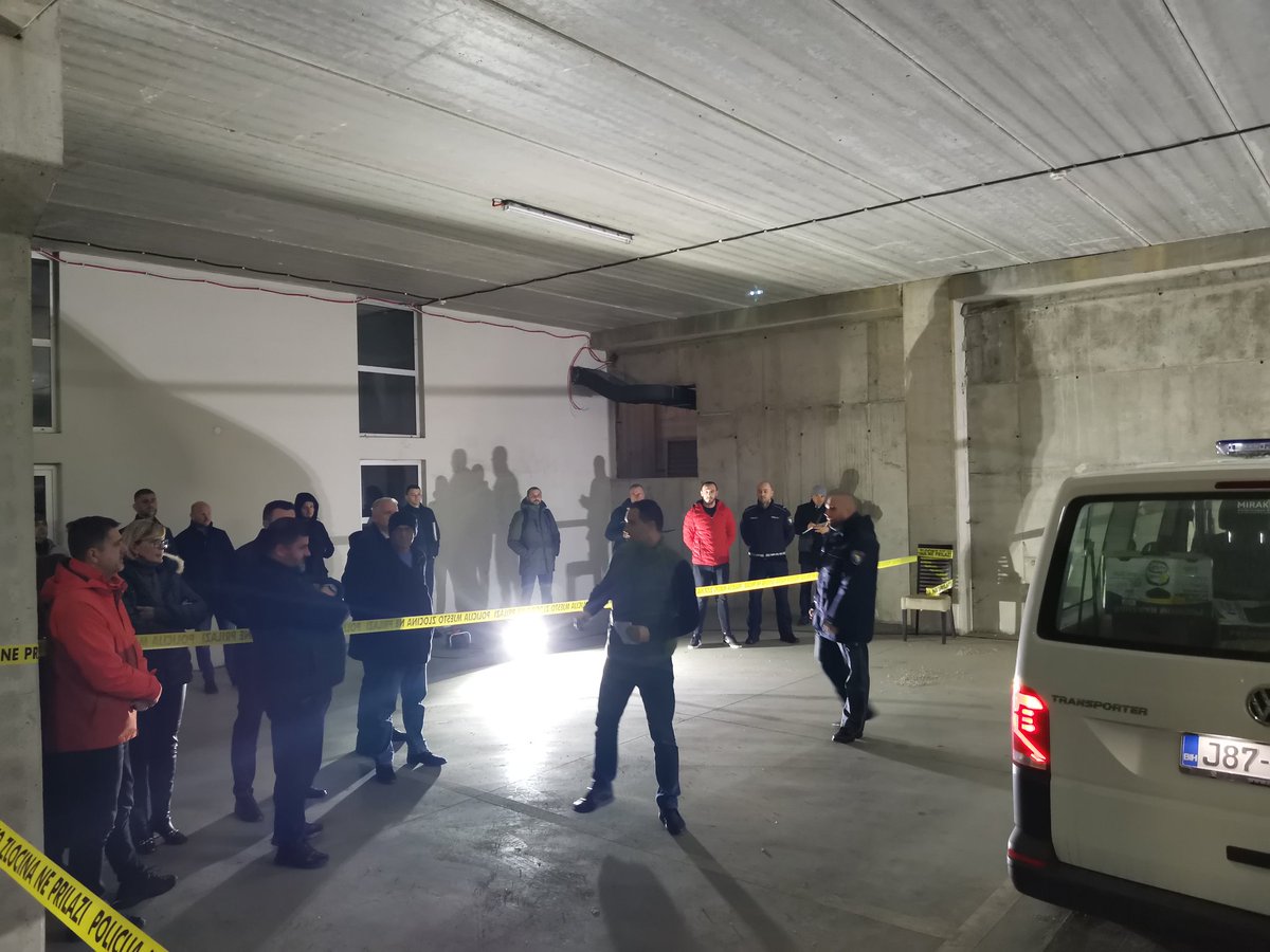 SenadZlatar's tweet photo. Despite low temperatures In Konjic, over 20 police and customs officials from 🇧🇦 joined forces in another joint exercise to increase knowledge &amp; skills in detection of illegal SALW in presence of 🇧🇦 Prosecutor Office. Organized by UNDP in #DIRC project. 🙏 to 🇩🇪🇸🇪🇬🇧🇫🇷🇳🇱🇳🇴 &amp; 🇪🇺. https://t.co/NfLF7WJi9w