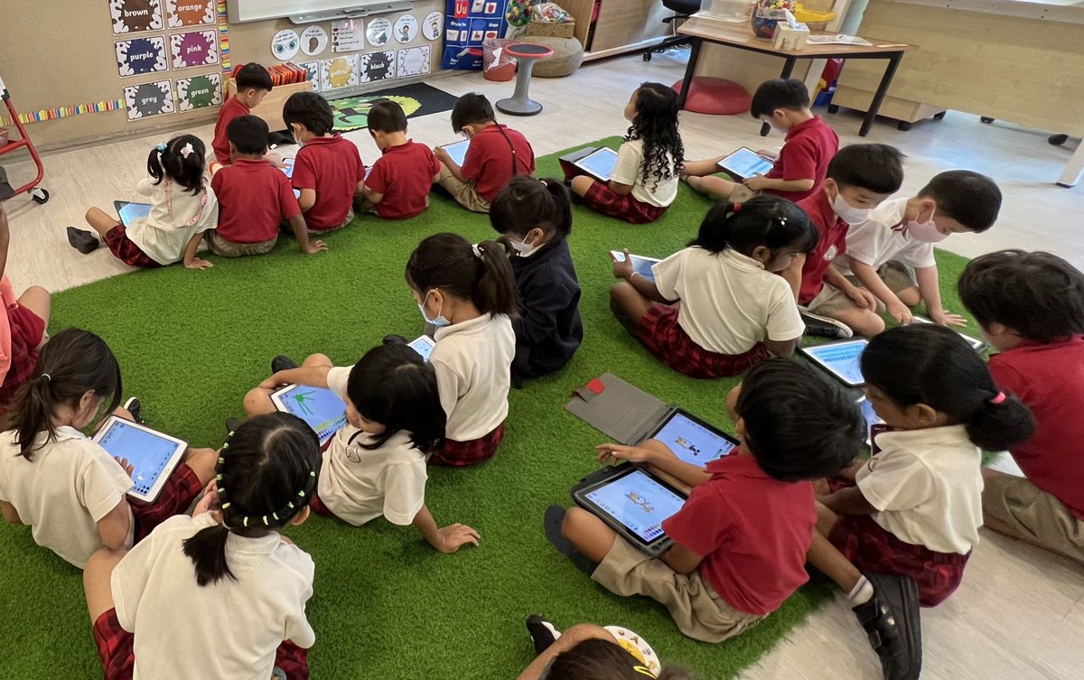 Make learning to code fun and engaging with <a href="/ScratchJr/">ScratchJr</a> Children can bring the classic tale of the Hare and Tortoise to life with sequencing and looping 🐇🐢🏁 Perfect for the <a href="/The_IEYC/">IEYC</a> 'Once Upon A Time' unit! 
#EveryoneCanCode #CodingInEarlyYears