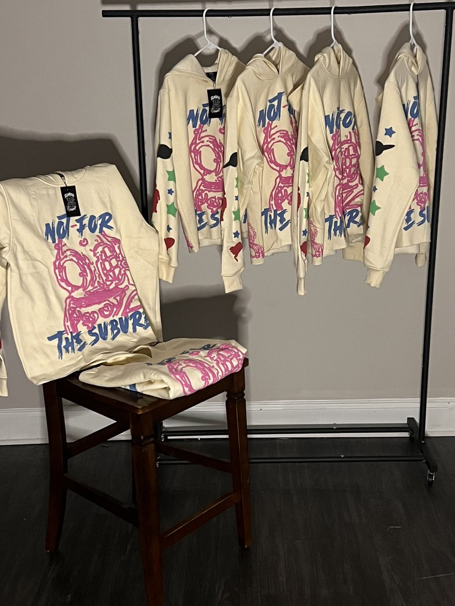 SlumDogMGMT's tweet image. SLVM CROPPED “NOT FOR THE SUBURBS” HOODIES AVAILABLE NOW LINK IN BIO/DM. SIZES FROM XS-3XL #SLUMDOGMILLIONAIRE #SLUMDOGBILLIONAIRE #SLVM #HOODIES #CROPPEDHOODIES #ITSBIGGERTHANTHAT #BLACK #CREAM #TOTHEMOON #FYP #EXCLUSIVECLOTHING #SPRINGBREAK