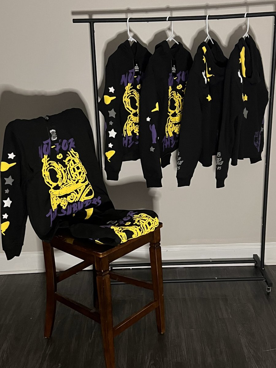 SlumDogMGMT's tweet image. SLVM CROPPED “NOT FOR THE SUBURBS” HOODIES AVAILABLE NOW LINK IN BIO/DM. SIZES FROM XS-3XL #SLUMDOGMILLIONAIRE #SLUMDOGBILLIONAIRE #SLVM #HOODIES #CROPPEDHOODIES #ITSBIGGERTHANTHAT #BLACK #CREAM #TOTHEMOON #FYP #EXCLUSIVECLOTHING #SPRINGBREAK