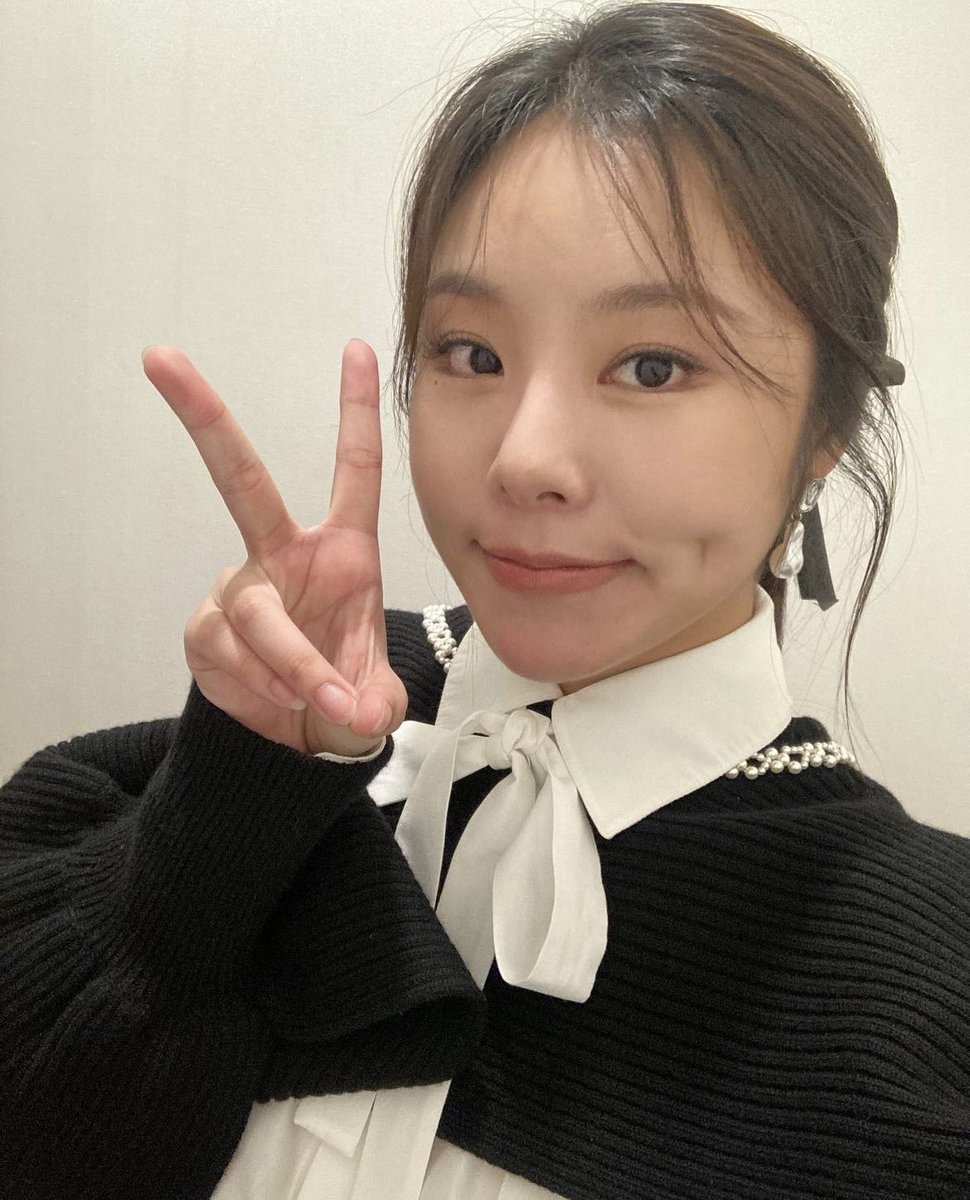 ✌️🖤뾱                                           ✌️뾱💚

😬뾱✌️💙                                    ✌️뾱🖤