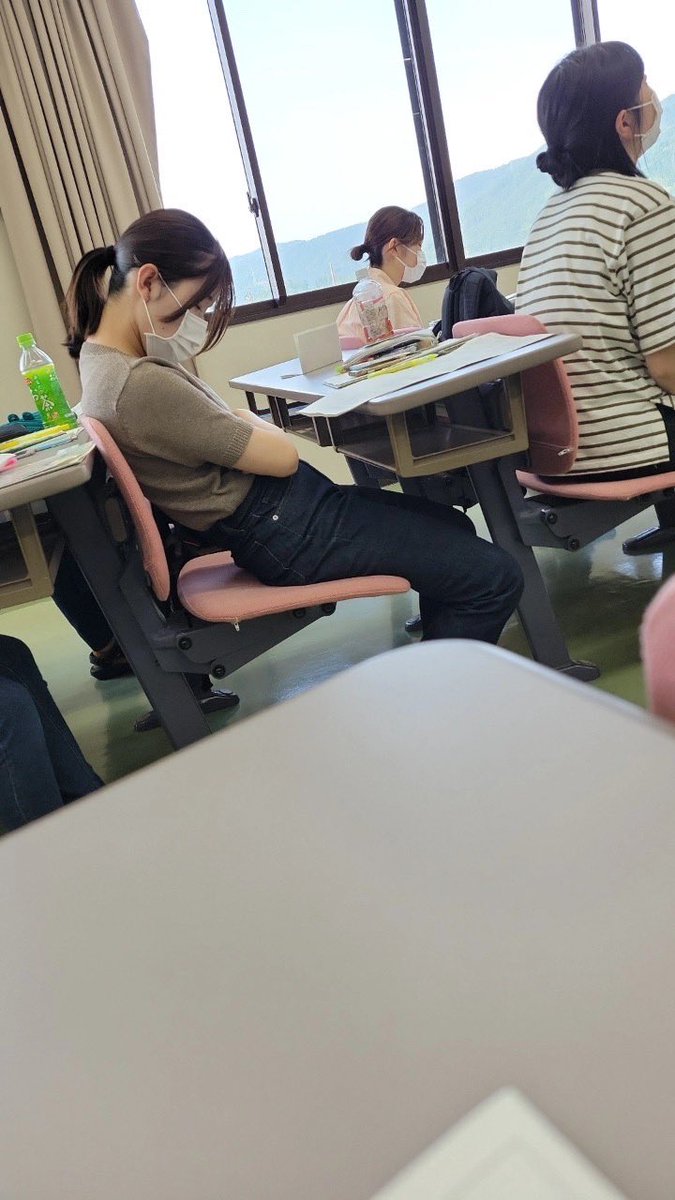 fmrcmember's tweet photo. さくら
2年　出身：福井
ポジション：マネージャー

顔からはおっとり系の平安美人に見えるが、
実は、スリザリンに入寮している。
純潔の魔法使いと勘違いされるが、実はマグル。 https://t.co/N1z49695NF