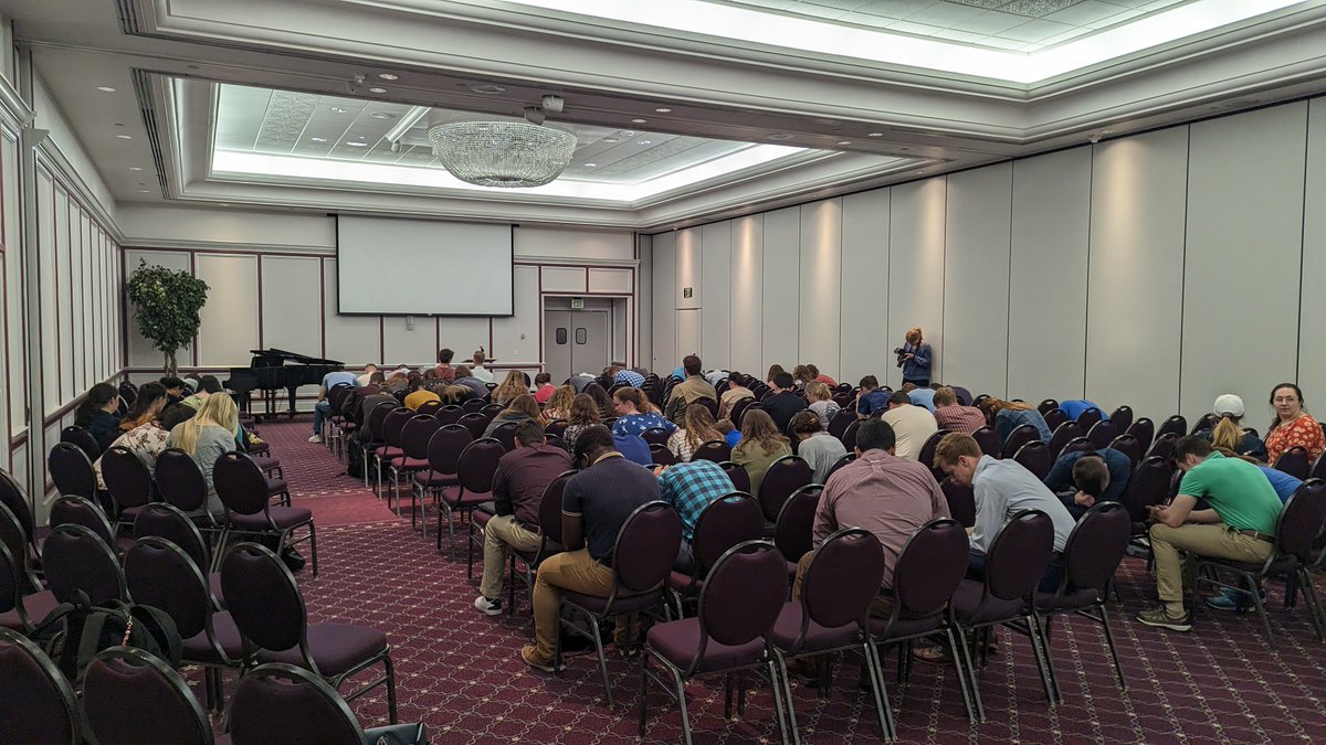 StevenMaldoff's tweet photo. What an awesome sight to see so many @ConnectPCC mission prayer band students praying specifically for the spiritual needs across Southeast Asia and the South Pacific.
#missions
#beingpartofthesolution https://t.co/dNOMtSkA2M