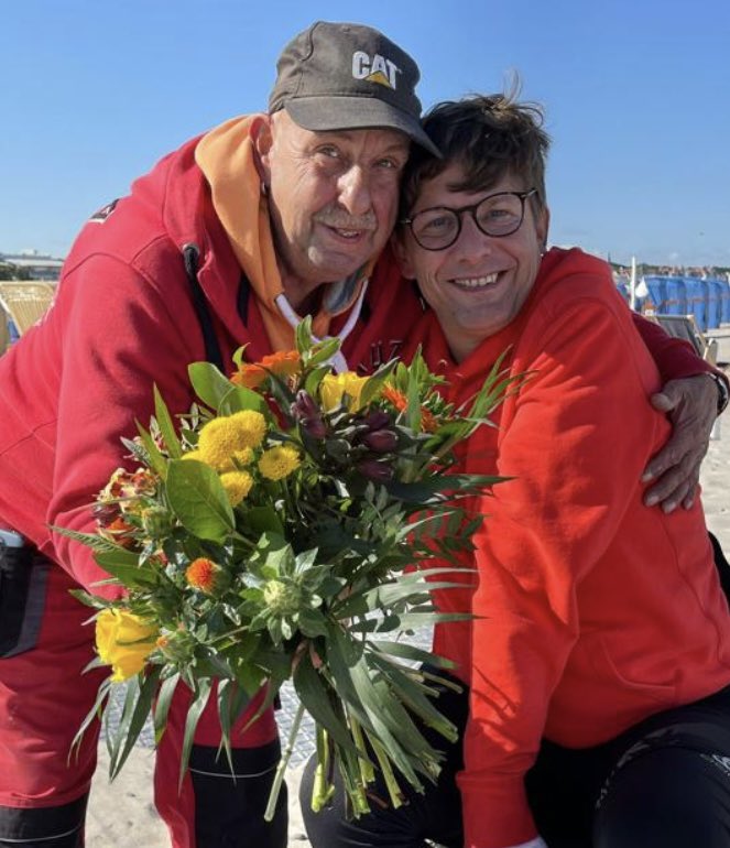 Ich möchte euch eine gute Nachricht senden.
Firma: Strandoase Treichel in Warnemünde
Herr Matthias Treichel kämpfte lange um die Sondergenehmigung für die Bebauung der Strandoase in Warnemünde. 
Währenddessen unterstützte ich ihn und kontaktierte die Oberbürgermeisterin von