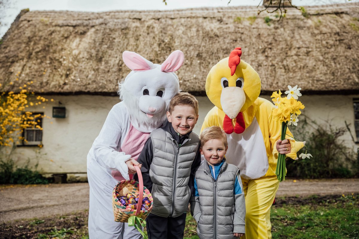 #NEWS#
Whirlwind weekend of egg-citement at Bunratty Castle &amp; Folk Park this Easter. Visitors to <a href="/BunrattyCastle/">Bunratty Castle & Folk Park</a>  are in for a whirlwind weekend of egg-citement at the Shannon Heritage Easter bank holiday bonanza.

READ MORE bunrattycastle.ie/news/news/east…
📸Brian Arthur Photography