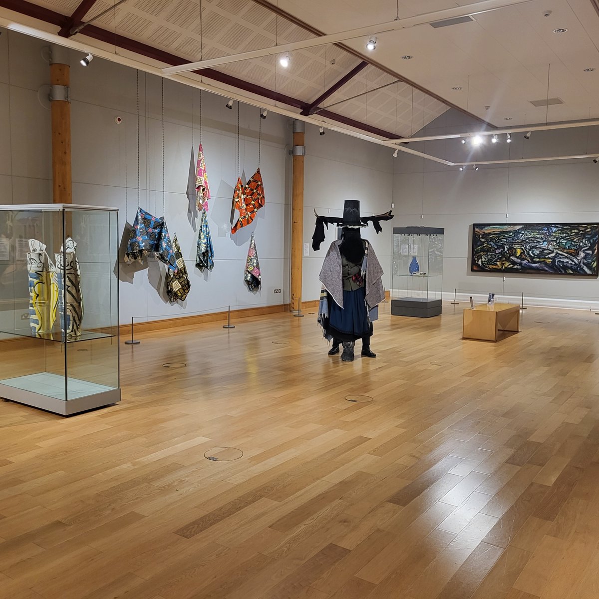 Visit Celf ar y Cyd on Tour at @Oriel_Mon this Easter for FREE!

This special exhibition features favourite artworks from the collections of Amgueddfa Cymru as voted for by you⁣⁣ ⁣⁣ 

📷 Adam Buick, David Hurn, Laura Ford and many more!⁣ ⁣ 
orielmon.org/en-gb/whats-on…