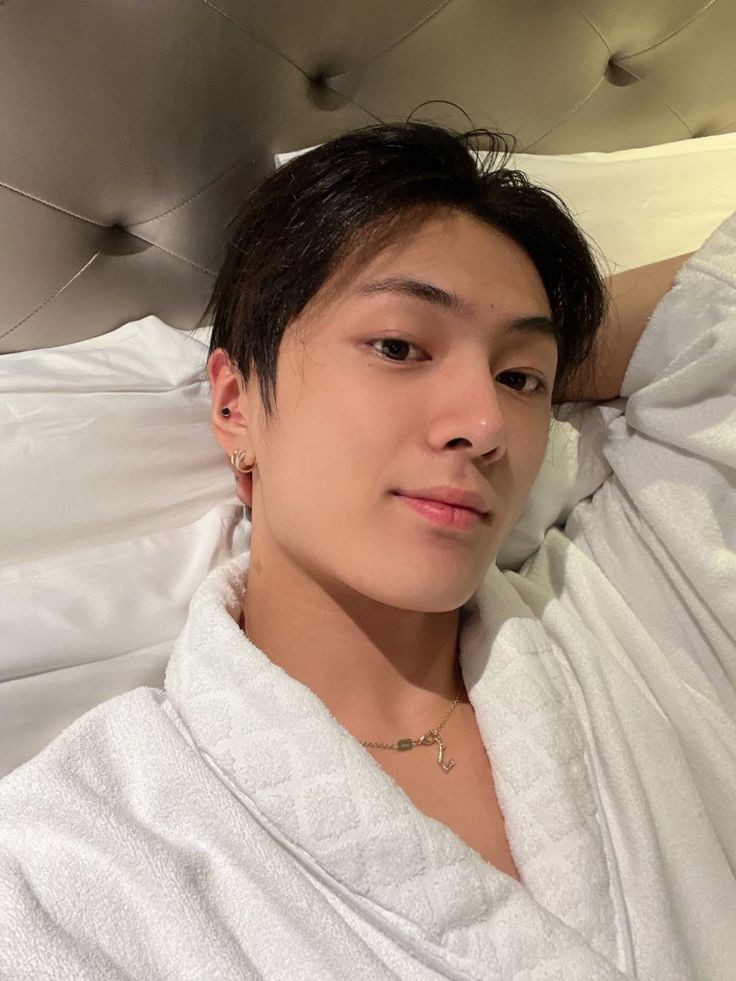🗯️ .  .  .  restarting  ! 

hi, i'm Jay looking for interactive mooties ! not new to #stantwt #kpoptwt 

✩ : h/he ,  08 liner !,  intp-t 
★ : engene, swith, fearnot, moa, carat, stay, nctzen, bl fan
✩ : any fandom are welcome :D

♡ / ↻ to be moots and to spread !