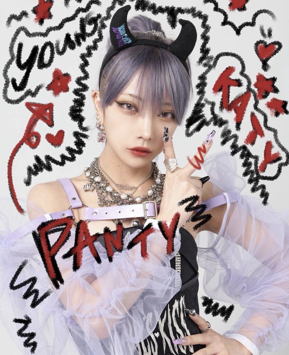 npomana_0501's tweet photo. インラインまとめ
･ファンネームは「でびるぢゅ👿💋」
･ファムマーク、悪魔の絵文字は起こってる方→👿〇😈☓
･グッズは全部で20種類！？（アクスタで4種類ずつ）
･グッズは通販あるってさ🫶🏻
･かてぃのメンバーカラーは紫、本人はピンクが良かったらしい😂
･2人モチーフ（？）のキャラクターあり https://t.co/ZfoWTXkvXH