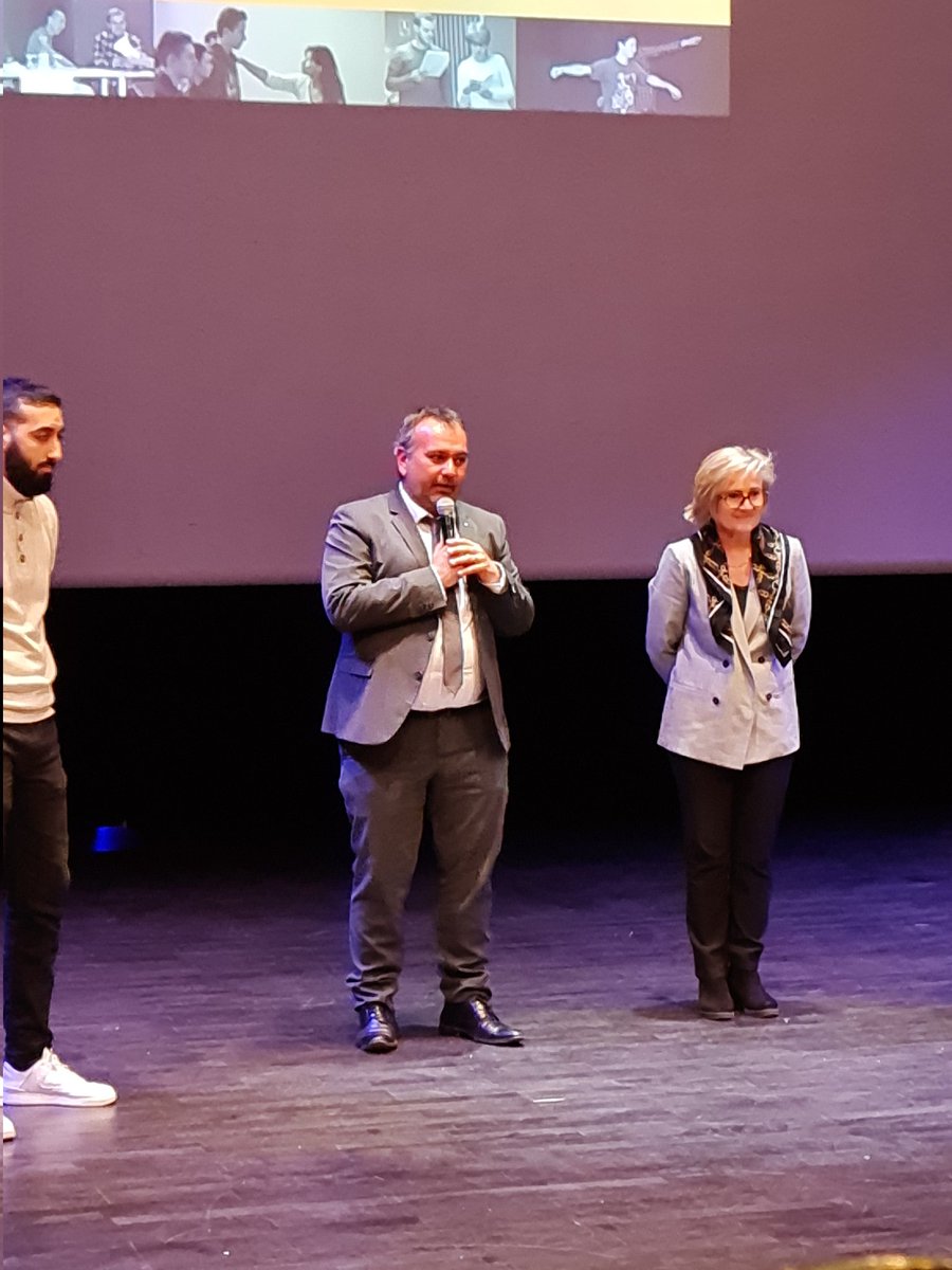 Mlj3M's tweet photo. Qui sera le plus convainquant ?
Concours d'éloquence entre les jeunes @MLj3M  et @ MLIBT à  la cité des métiers @Montpellier3M 
@Abouitman1 
#Montpellier2028 https://t.co/HMopELNbky