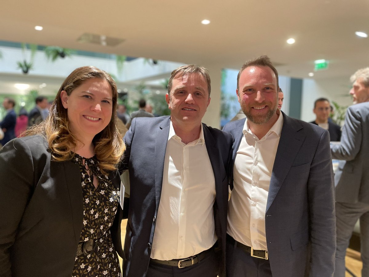 PortzamparcBNPP's tweet photo. Ravis d’être partenaire de #TechShare2023 organisé par @euronext
A la rencontre des dirigeants pour conférence « Pourquoi et comment entrer en Bourse ? » …. Témoignages et interactions enrichissantes avec la participation de @AFYREN @Bpifrance @EskerFrance
#Bourse #Techno https://t.co/bZy7Ndek7N