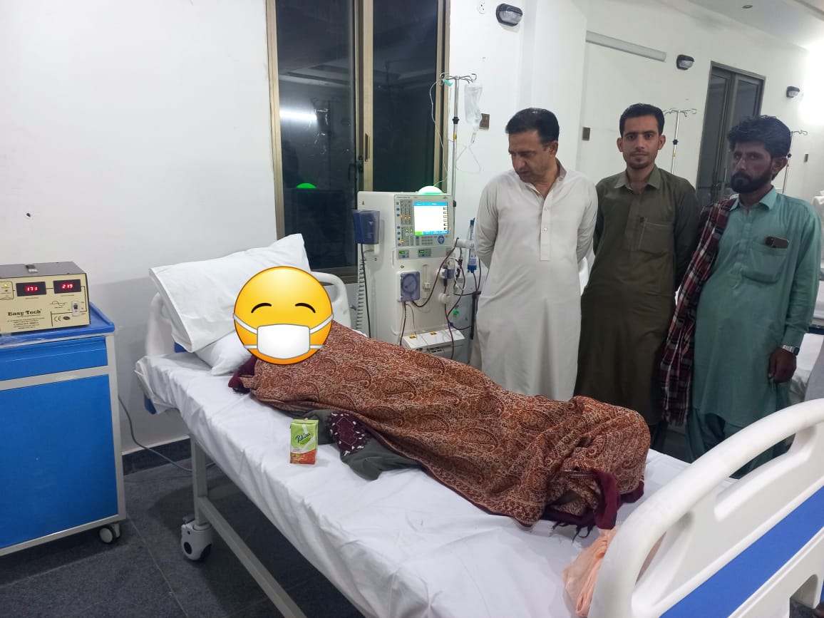 HammalKalmati_'s tweet photo. میرعبدالغفور کلمتی ٹیچنگ ہسپتال گوادر میں پہلی بار گردے کے مریض کا ڈائلاسز کردیا گیا۔ ٹیچنگ ہسپتال کو جدید مشینری سے آراستہ کرکے صحت کے شعبے میں مذید بہتری لارہے ہیں۔ضلع بھر میں ہنگامی بنیادوں پر شعبہ صحت کی بہتری کیلئے اقدامات اٹھا رہے ہیں۔ https://t.co/u5jYghfDH7