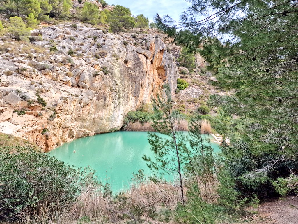 SergioManzFern's tweet photo. 🌞 Ruta por Fuente Caputa muy recomendable para un saliente de guardia y para ir a bañarse con peques!
#PBSG plan de bienestar para salientes de guardia https://t.co/4gPRbeiHaG