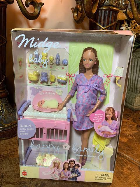 Barbie Midge grávida com bebê