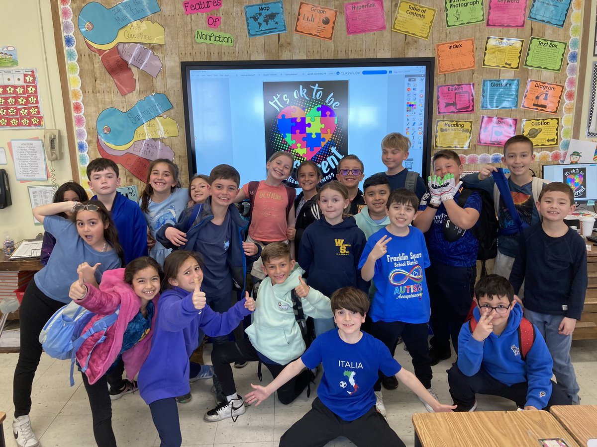 3MiuWSS's tweet photo. We wore blue to highlight Autism Awareness Month! 💙 The students also enjoyed putting their engineer minds to work during coding class! 🙃@wsselementary https://t.co/XNXJFMZ7OC