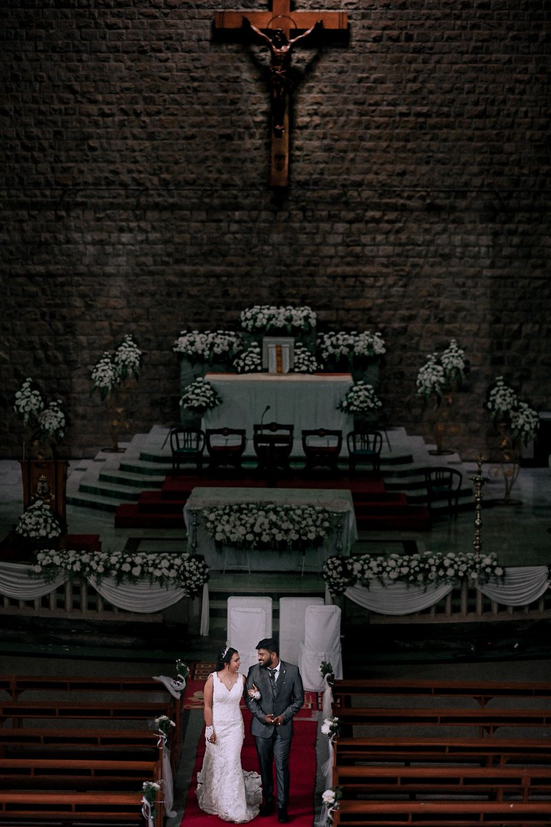 NikonIndia's tweet photo. As the couple stands before the altar, they embark on a journey of love and devotion. Here's to love and commitment, captured by #NikonCreator Picads Weddings

#Nikon #NikonIndia #NikonMirrorless #NIKKOR #MirrorlessRange #MirrorlessCamera #NikonPhotography #WeddingPhotography https://t.co/Hvor42EWif