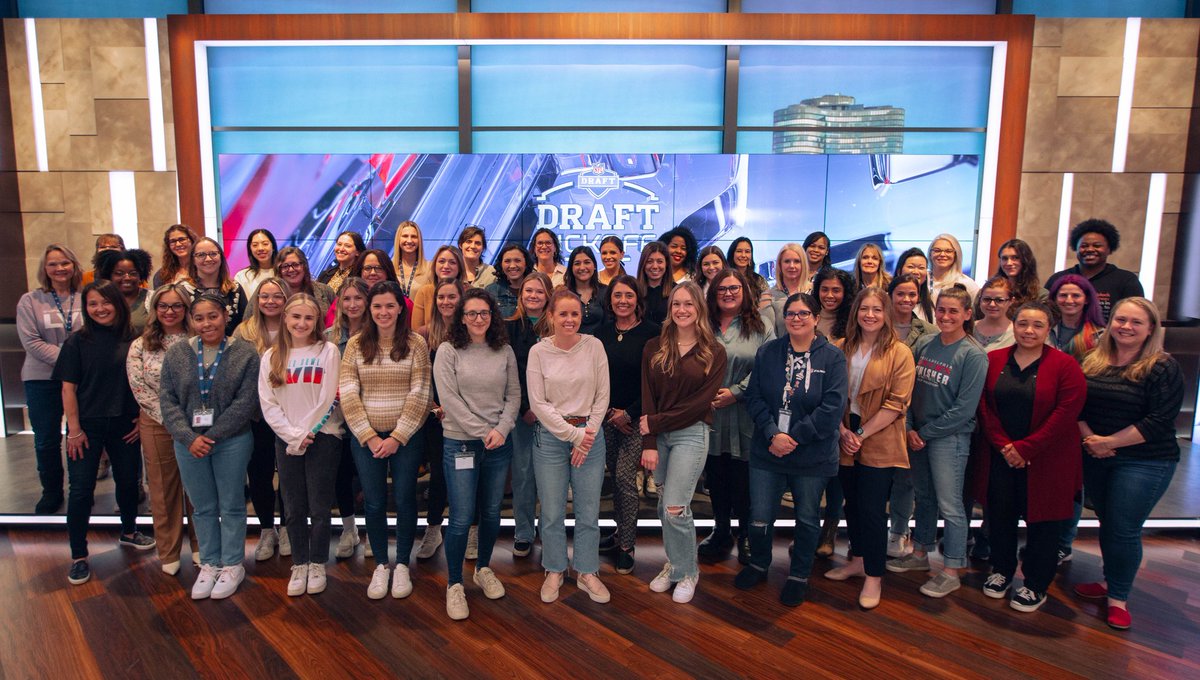 The women of NFL Films 👏

#FutureofFootball