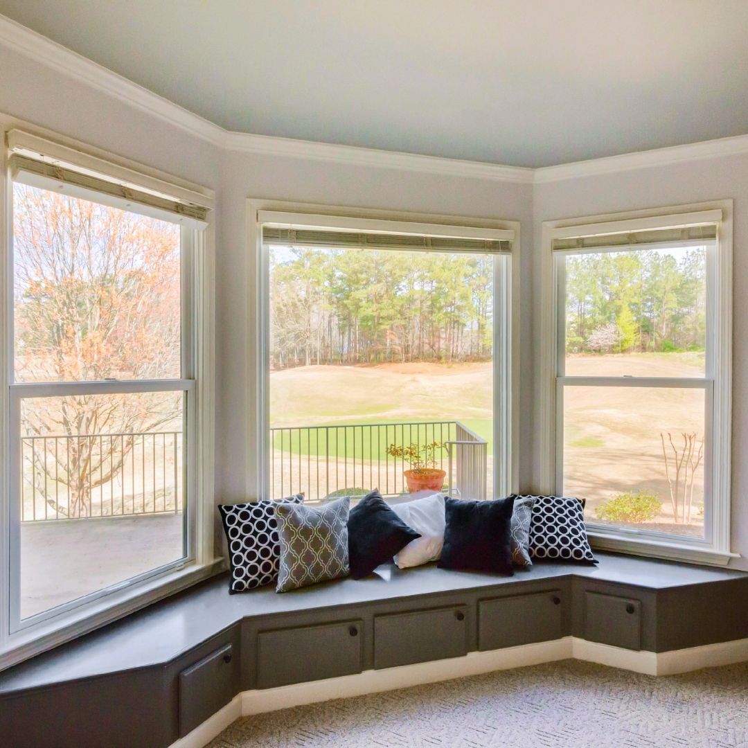 NGWindows's tweet image. #designtiptuesday ✨

When choosing replacement windows and doors that will bring in more natural light, the width of the frame can make all the difference.

Click the link to learn more: ngwindows.com/windows/window…

#windowframes #natural #light #replacementwindows