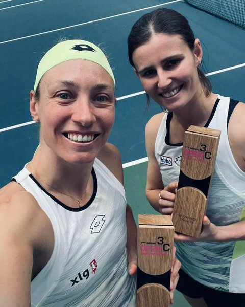 ITF TENNIS!
Parabéns às tenistas campeães do @ITFTennis de W60 de Croissy-Beaubourg na França. 
Simples: @jodieburrage (🇬🇧)/🏆(5)
Duplas: @GreetMinnen97 (🇧🇪)/ @yaninawickmaye8 (🇧🇪)
#ITFTennis #Tennis #FFT #open3c #open3cdeseineetmarne #JodieBurrage #GreetMinnen #YaninaWickmayer