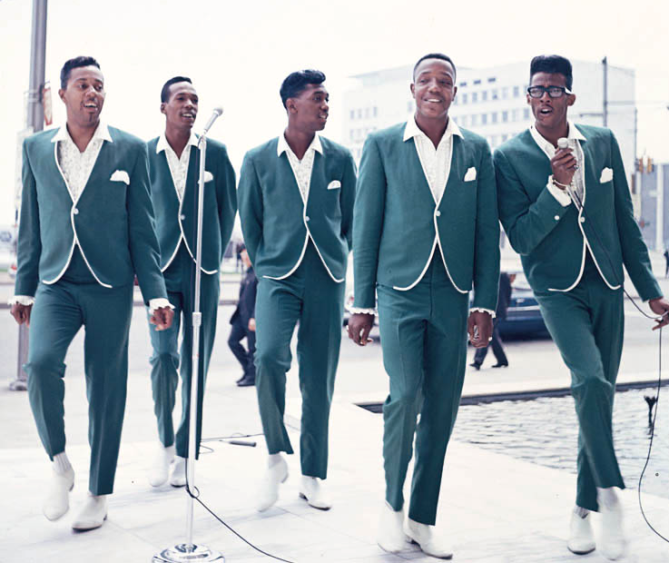 Now Playing - Waitin On You (RadioEdit) by The Temptations - Create a profile - uitaradio.com