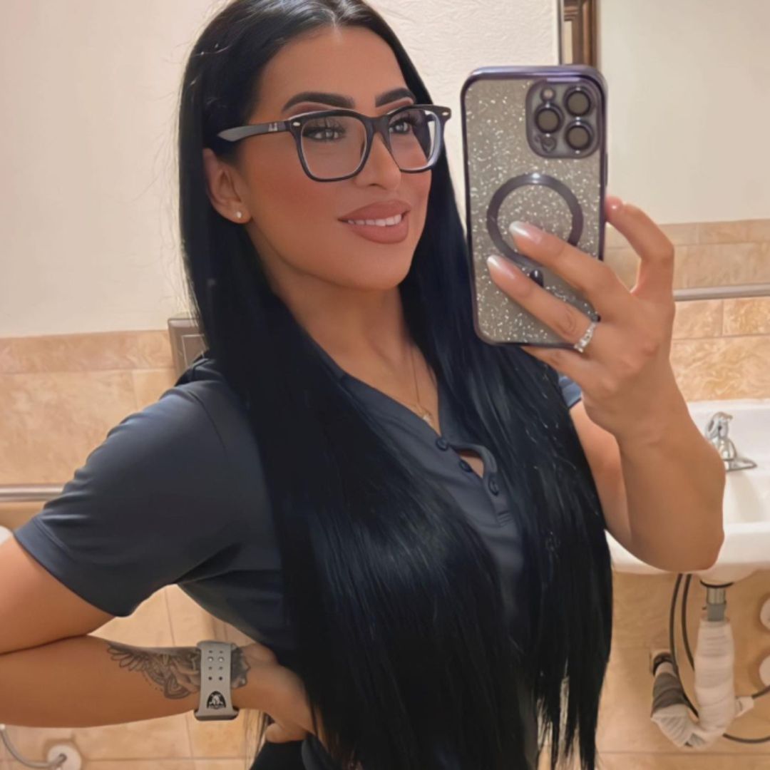 PM101LipBalm's tweet photo. Hey @omg_itss_patty We agree! Smiling big, and laughing often is good for you!
#REPOST
Smile big &amp; laugh often 🥰
#IG #makeup #winkylux #beauty #mua #motd #latina #blushgirl #mexicana #healthyhair #perfectlyimperfect #hairgoals #makeupbyme #itsawinkyworld #womeninglasses #rayban https://t.co/MDMGJeJqFU