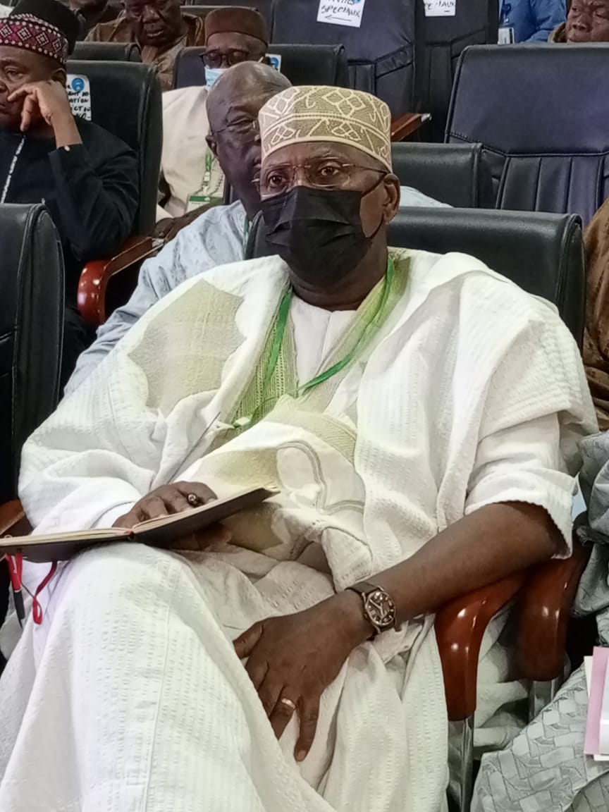 ModiboPresident's tweet photo. Le président #ModiboSidibé était paneliste le jeudi 30 Mars 2023 au Forum Economique de Ségou organisé par la Chambre de Commerce et d'Industrie du Mali #CCIM. Il a notamment animé le thème  "Pôles de développement régionaux : l'apport des chaînes de valeur". https://t.co/a6nBa9YxnZ