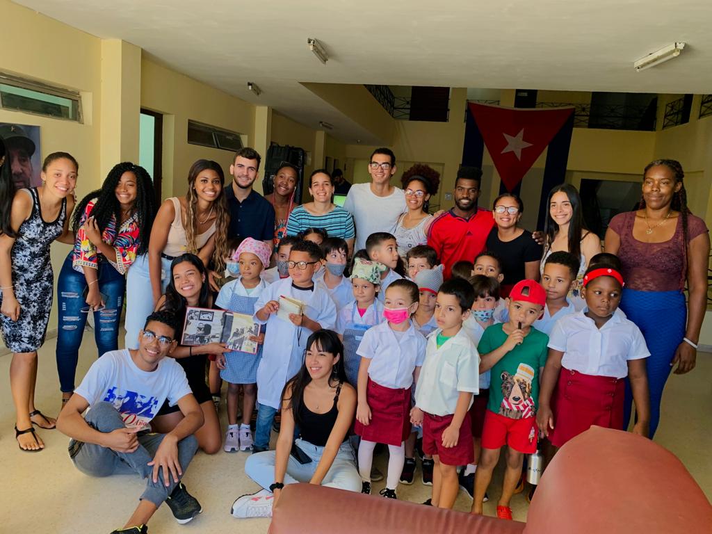 Felicidades para esa juventud cubana!!!!

La juventud de avanzada. La juventud de ayer, de hoy y de siempre.

Este es nuestro tiempo. Seguiremos haciendo historia en esta tierra de Libertad.

<a href="/IsriUjc/">UJC-ISRI Oficial</a> @aylinalvarezG <a href="/ISRI_Martiano/">ISRI_Martiano</a> <a href="/GHNordelo5/">Gerardo Hdez. Nordelo</a> <a href="/GuerrerosMuert1/">Guerreros De Patria O Muerte</a> <a href="/DeZurdaTeam_/">DeZurdaTeam 📳</a>