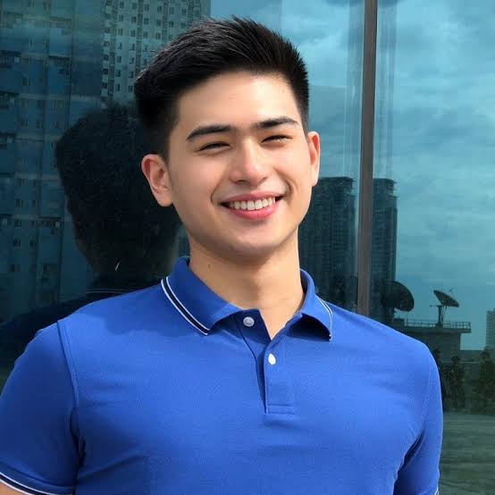 msnoodlehaus's tweet photo. Cutie din si Manolo Pedrosa, another chinito https://t.co/mNOUB7qXZs