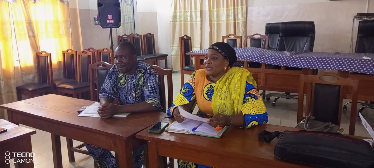 KounleM's tweet photo. Au cours de cet atelier, le consortium CARE Bénin-Togo en charge du sous-projet maintien des filles à l'école ont présenté un rapport assez complet de ce processus de distribution à travers une analyse SWOT en plus de l'impact enregistré.
@CARE_BeninTogo
@sweddbj 
@unfpa_benin https://t.co/BCRszCAaN2
