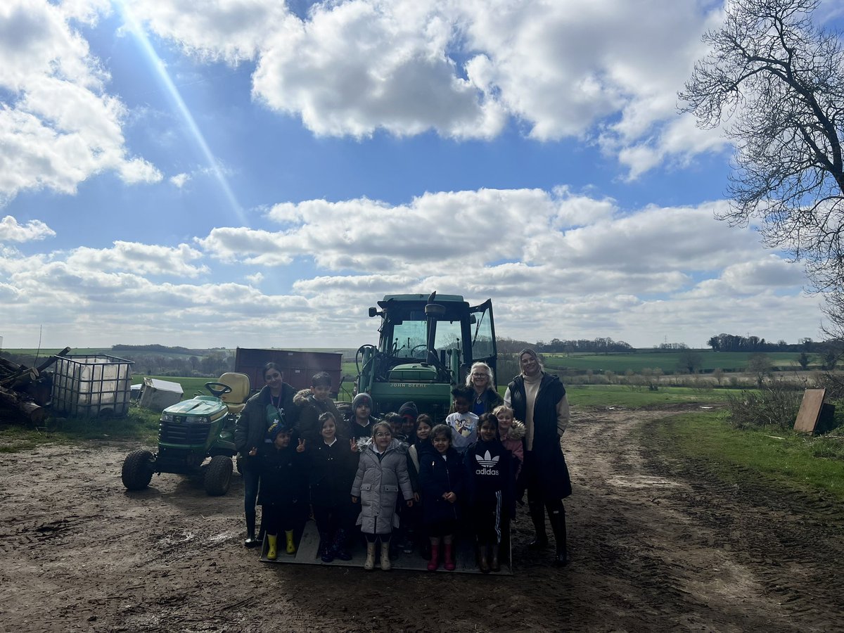 ThornburyPLA's tweet image. What a wonderful trip to White Quary Farm. Thank you to @CountryTrust for an amazing experience! #EYTagteam we can’t recommend enough and there are lots of other locations to choose from too 👩‍🌾