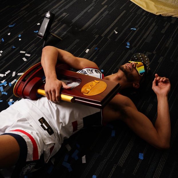 BarstoolStorrs's tweet photo. Legendary. https://t.co/ZdZJCUxG1h