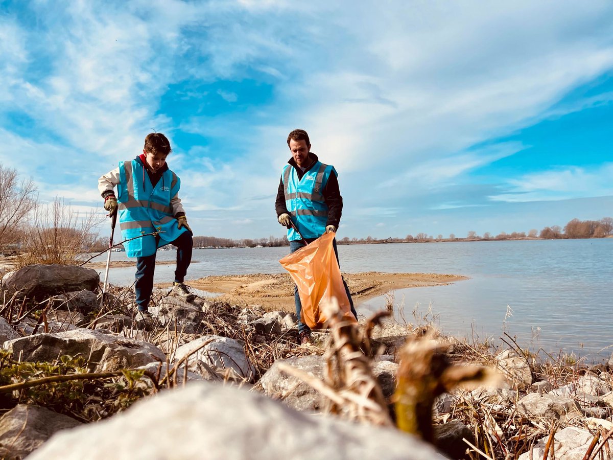 partnerforce's tweet image. On Maas Cleanup Day, Salesforce Partner @NextViewHQ joined over 10,000 volunteers in the Netherlands and Belgium to clean up the riverbanks with Plastic Whale. 🐋

Show us how you are making a difference in your community and take the #PledgeForImpact: sforce.co/3FR6gVF.
