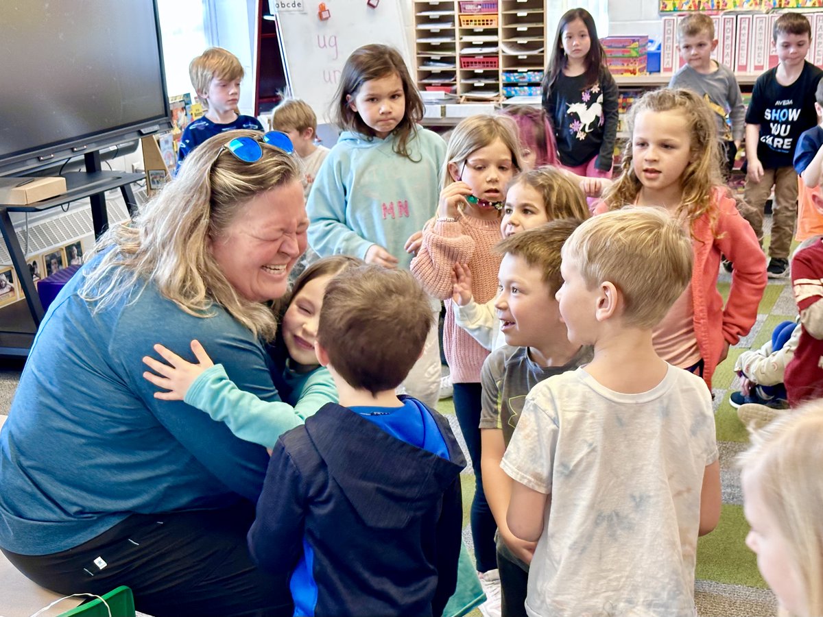 Yesterday we stoped by Rutherford Elementary to give Lisa Conners a #PartnershipAward.  Lisa's infectious smile and amazing attitude make her the #worldsbestpara.  We are so proud to be able to honor her impact on students with this Partnership Award.