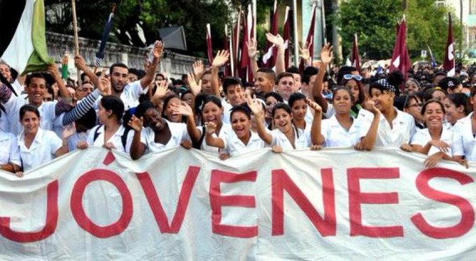 La Colaboración Médica Cubana en Venezuela entrega amor y salud al pueblo venezolano. #UnaMejorJuventud #CubaPorLaVida #CubaCoopera <a href="/UJCdeCuba/">UJC de Cuba</a> <a href="/cubacooperaven/">Brigada Médica Cubana en Venezuela</a> <a href="/MINSAPCuba/">Ministerio de Salud Pública de Cuba</a>