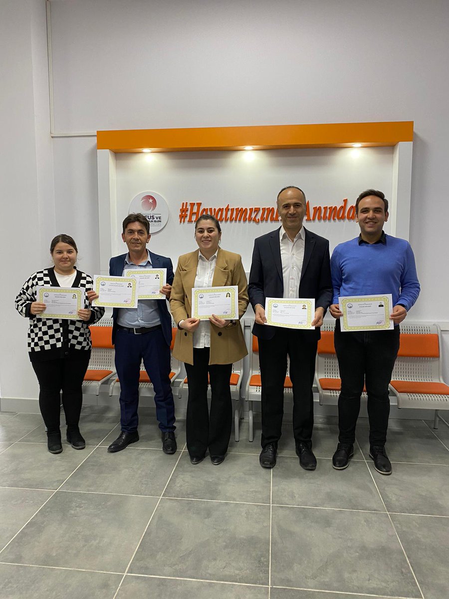 Sayın Kaymakamımız nüfus müdürlüğü personellerini başarı belgesi ile ödüllendirdi. Teşekkür ediyorum. Personellerimin başarılarının devamını dilerim. #HayatınızınHerAnında <a href="/sefikaygol/">Şefik AYGÖL</a> <a href="/tuncaysonel/">Tuncay Sonel</a> <a href="/mikailersozz/">Mikail Ersöz</a> <a href="/YusufMRCN2/">Yusuf Mercan</a> <a href="/korgankymkmlk/">Korgan Kaymakamlığı</a>