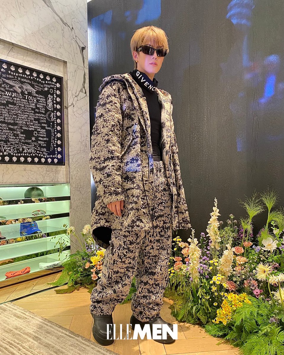 ElleMenThailand's tweet photo. ‘ไมค์-พิรัชต์’ ในโททัลลุคจาก @givenchy คอลเล็กชั่น Spring/Summer 2023 เป็นไอเดียสำหรับหน้าร้อนแบบสายสตรีต! ชาว ELLE MEN คิดอย่างไรลุคสตรีตกลิ่นอายยุค 90s ของคอลเล็กชั่นนี้?
#ELLEMENreports
#ELLEMENthailand
#Givenchy
#GivenchySS23
#M1KEANGELO https://t.co/ewuFdsXTOd