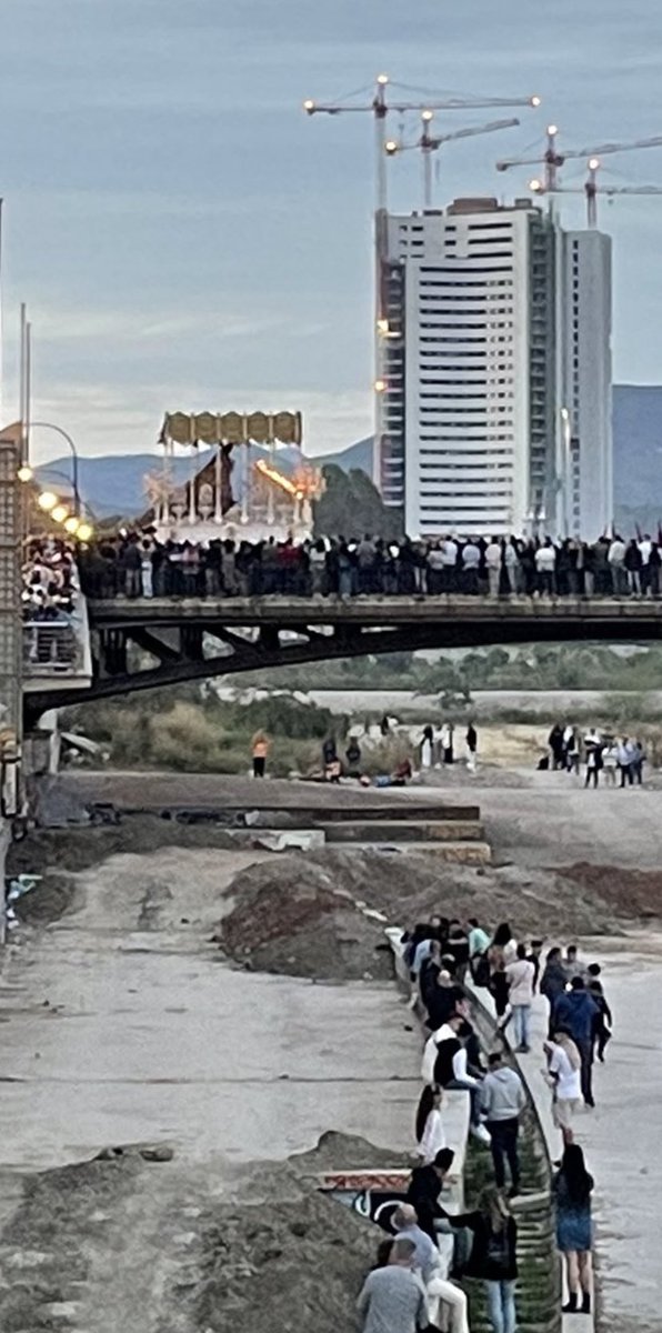 Que esperpento de foto , como se ha cargado la ciudad Paco De la Torre y os palmeros muertos de hambre que lo votan #Malaga #SemanaSanta2023 #SemanaSantaMalaga #semanasantaMLG