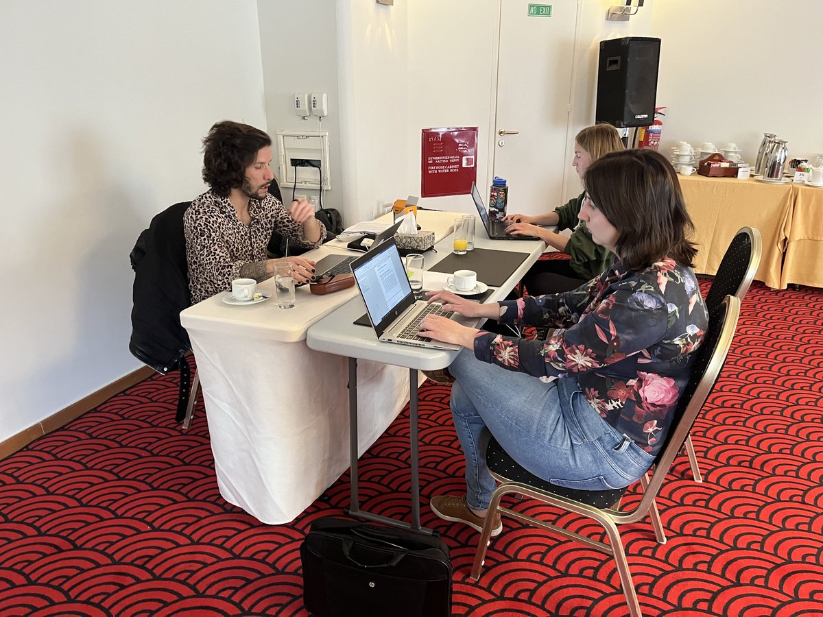 EadpERU's tweet photo. Reporting from the first half of day 1: Early career researchers have already started working with the seniors in their groups. We hope to keep up the enthusiasm in the afternoon as well 🥰 https://t.co/5rJnJVjAWW