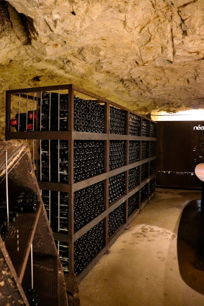 Et si vous participiez à notre #remontéedesbouteilles le samedi 22 avril à <a href="/AvendOrgnac/">Aven d'Orgnac Grand Site de France</a> ? 🍷
Après 5 ans d'élevage sous terre, 1000 bouteilles de notre cuvée #GrandAven 2017 remontent à la surface ! Informations et réservations : neovinum.fr 
#vigneronsardechois