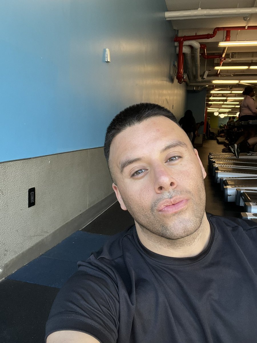 Johnnydonovan's tweet photo. Looking 36 today https://t.co/bETp1T4l3U