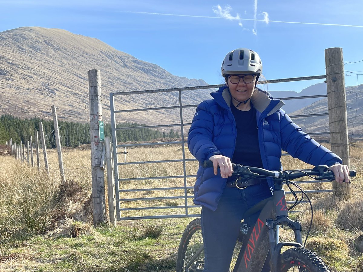 CCS_Head's tweet photo. After an awesome morning in the hills on remote Knoydart, a delicious lunch at @KnoydartTearoom, it was time for some rest at the @Knoydarthouse with @KnoydartBrewery beers #knoydart #scotlandhighlands https://t.co/9pp8eEtFd7