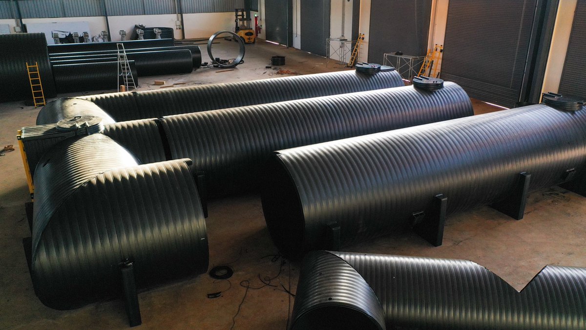 megapipes's tweet photo. A DN2200 #Weholite #HDPE Structured Wall 150,000 litre freshwater tank, being manufactured for a gold mine in East Africa.
#megapipes #largediameterpipes #waterstorage #watertanks #WASH #sustainability #buildoffsite https://t.co/T7I7n3oQOP