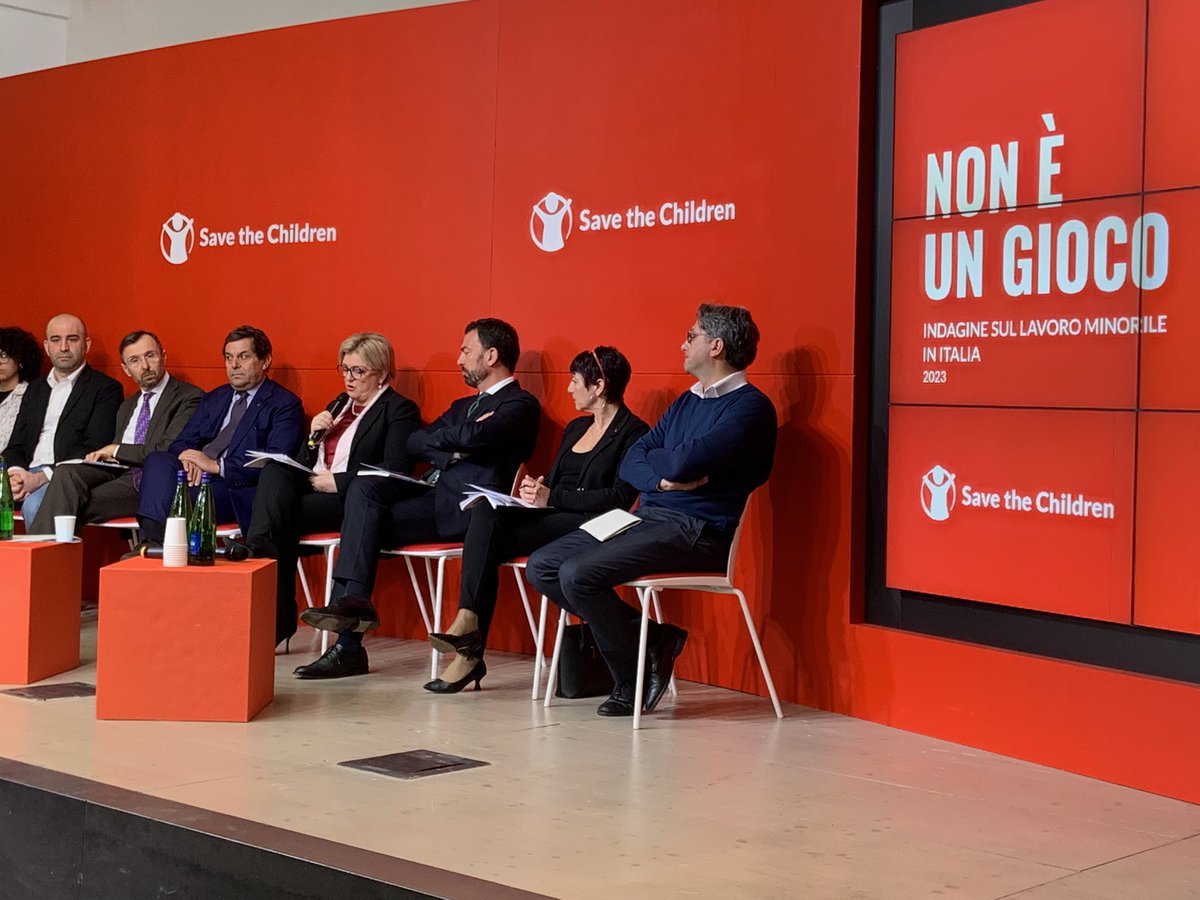 SaveChildrenIT's tweet photo. Ci sono azioni da intraprendere: da un lato intensificare il contrasto allo sfruttamento del #lavorominorile e dall’altro accompagnare i minori in difficoltà a scrivere il loro futuro #MarinaCalderone Ministra @MinLavoro #noneungioco https://t.co/zHWm3BP7ze