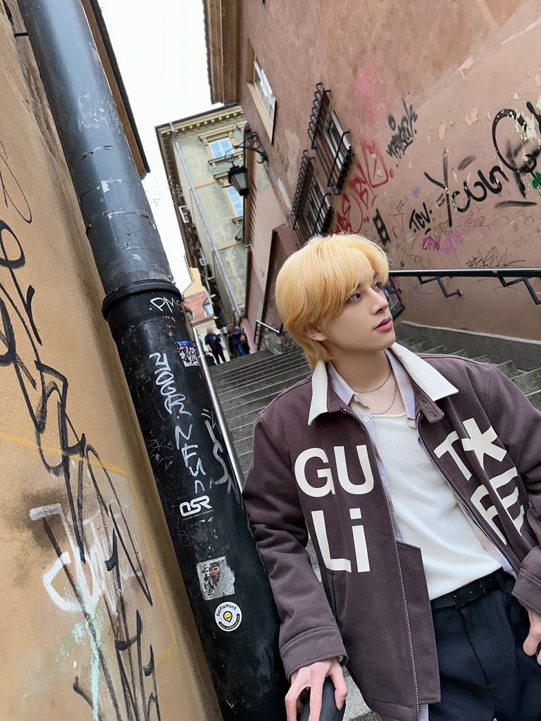 SIMJAEK's tweet photo. Your Paris guy is here to brighten up your day, ehe. (Also, to show a more proper look of my blonde hair.) How's my ENGENEs doing? 💛 https://t.co/Ug5WDTtT96