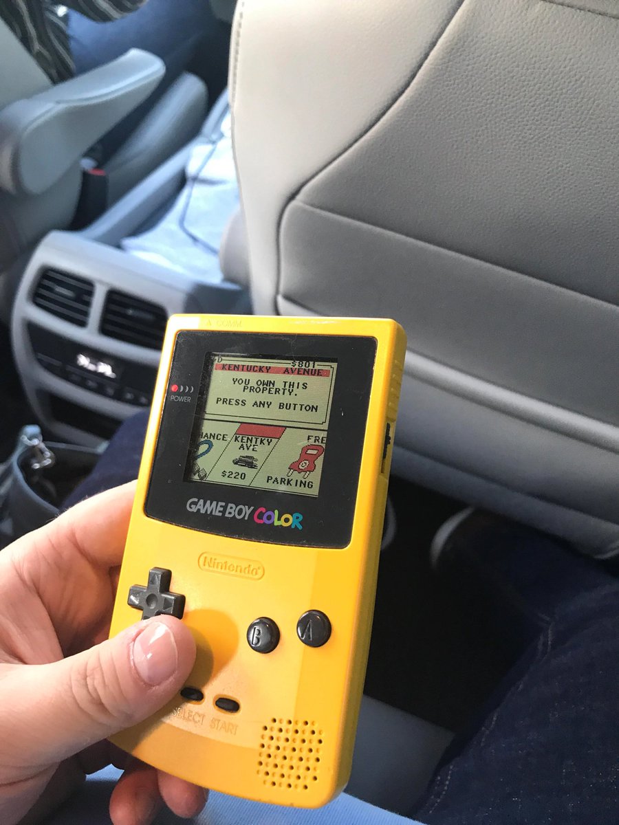 Rick_Nkl's tweet photo. Das letzte was du als Kind nach 2 Stunden Autobahn fahren siehst, bevor du dich über die komplette Rückbank erbrichst. https://t.co/jMu2HI3NFa