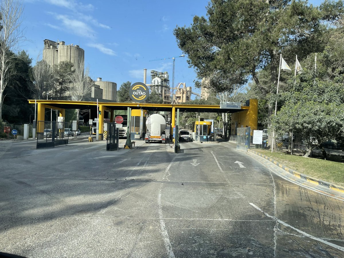 DER_tecnico's tweet photo. Arrived at Secil Outão with “Sciences in Vacations” @istecnico. This will be a challenging day where everyone will follow cement production cycle. the innovation center will de a highlight on #energytransition and #Sustainability. #wearetecnico https://t.co/0VPmHEWifu