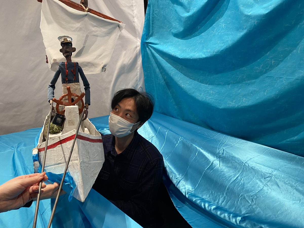 GallerySherpa's tweet photo. クランクアップ！
太宰治｢雪の夜の話｣のスピンオフ､無事に撮影が終了しました！
さぁ編集だー‼︎

ランチの写真と海獣テルー🦕
#人形劇 #ヨコハマヨリック
#太宰治 #雪の夜の話 https://t.co/vIHJatNobA
