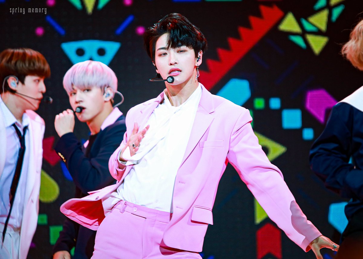 shwarchives's tweet photo. 191220 | #성화 #seonghwa #ateez https://t.co/EF7xWKSh50