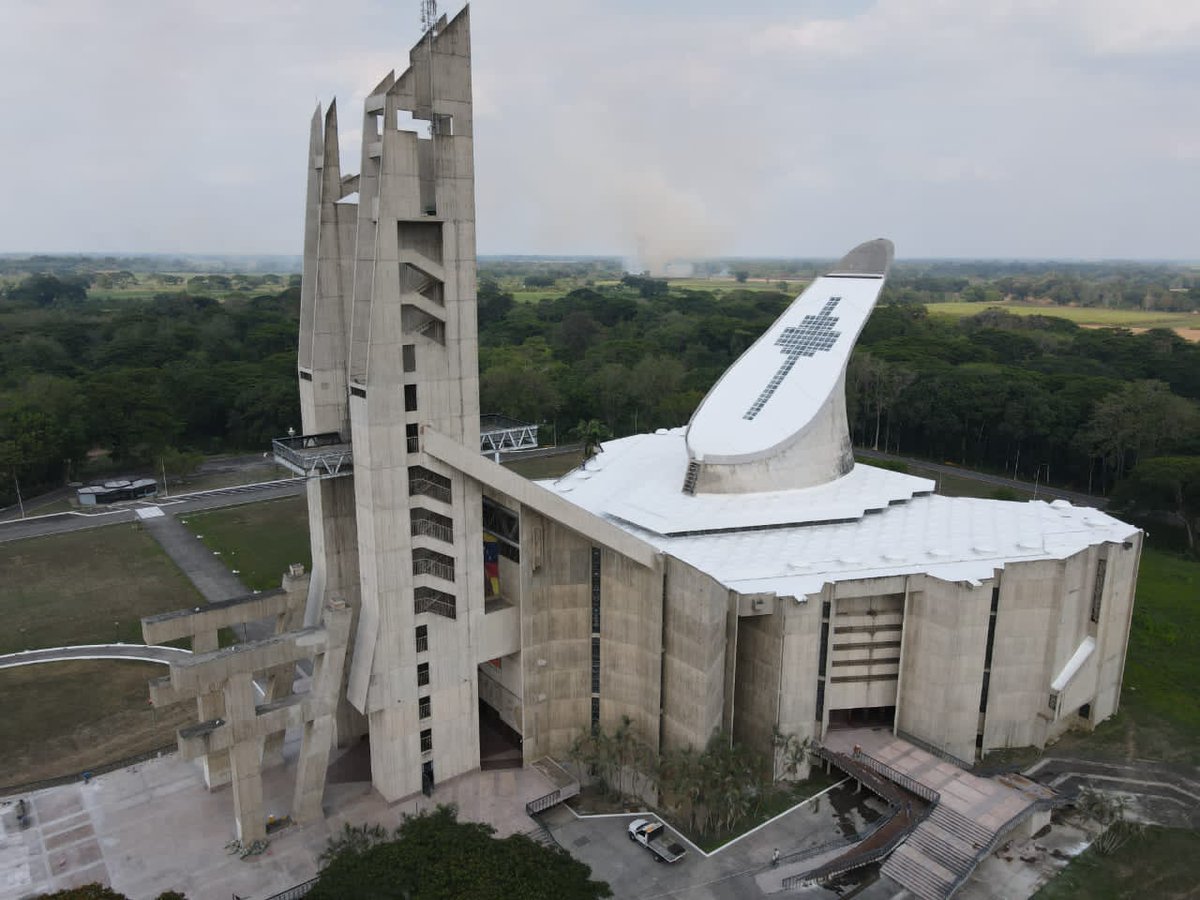 leidy09670511's tweet photo. Santuario de la Coromoto recibe Semana Santa con espacios renovados
#Portuguesa Recuperadas áreas internas y externas del templo con Plan Corredor Coromotano

#SemanaMayorEnAmor https://t.co/9Iea3pEEJy