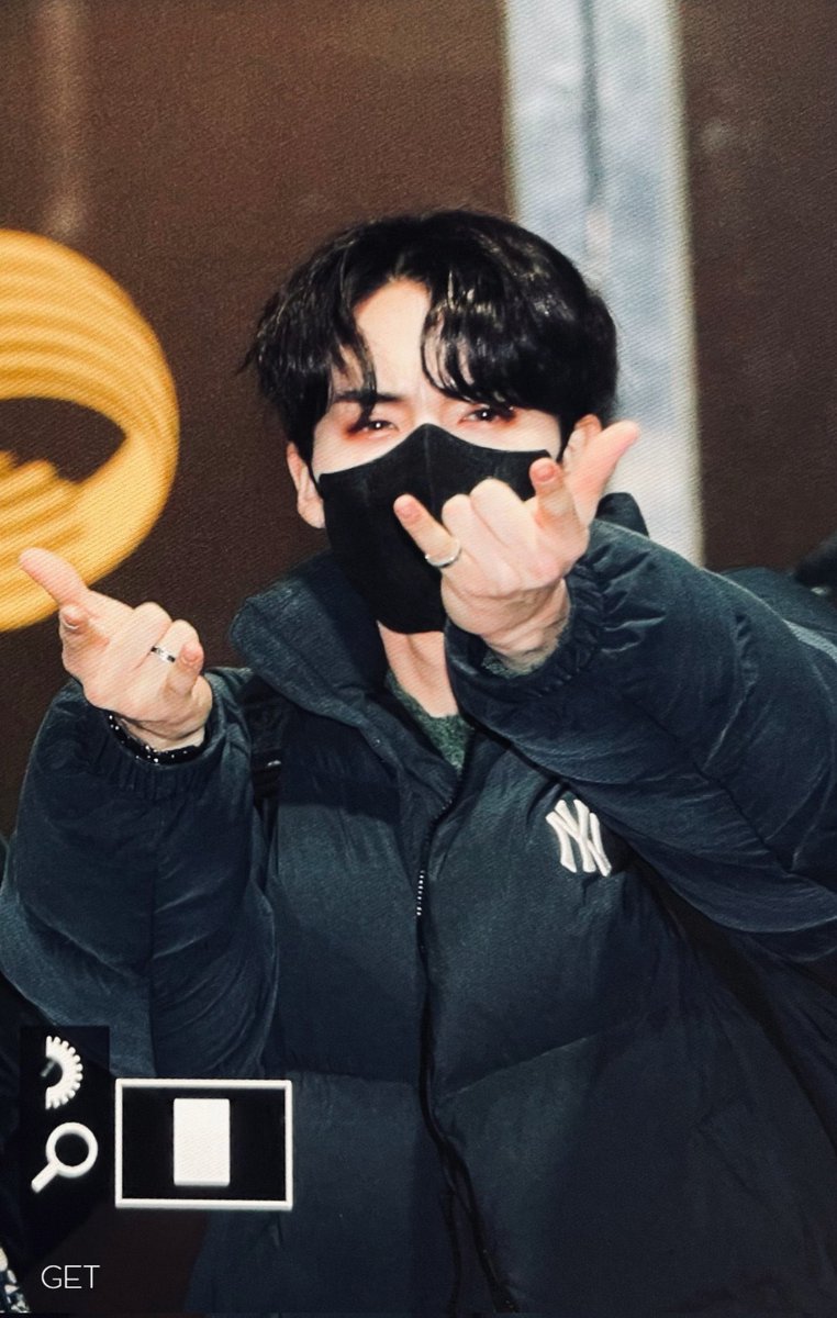 heoxxma's tweet photo. 한 우물만 파면 성공한다의 예시...
자타공인라면중독강아띠에릭 라면만을 사랑하다 멸치칼국수모델을하다
사진이보여주는 역사깊은스파이디빠돌이강아띠에릭 스파이더맨의 앰버서더가 되다 https://t.co/CYleB1eAus