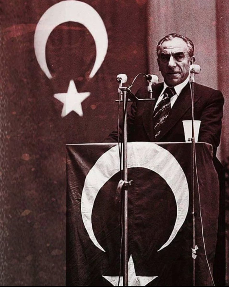 “Hepiniz birer Türk bayrağısınız.Bayrağı lekelemeyin,kirletmeyin,yere düşürmeyin."🇹🇷🇹🇷🇹🇷
#AlparslanTuerkes